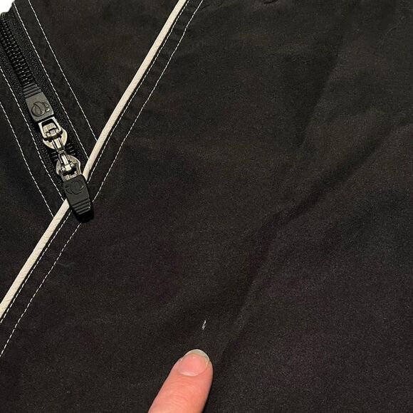 Y2K baggy black multi pocket men’s shorts with white stitching - Picture 2 of 7